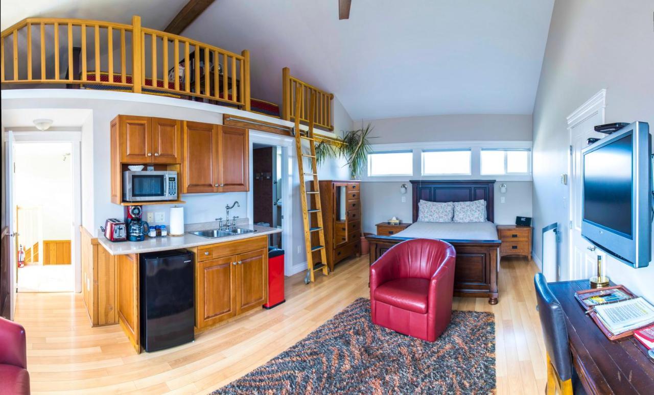 Birds Of A Feather Victoria Oceanfront Studio Suites Colwood Exteriér fotografie
