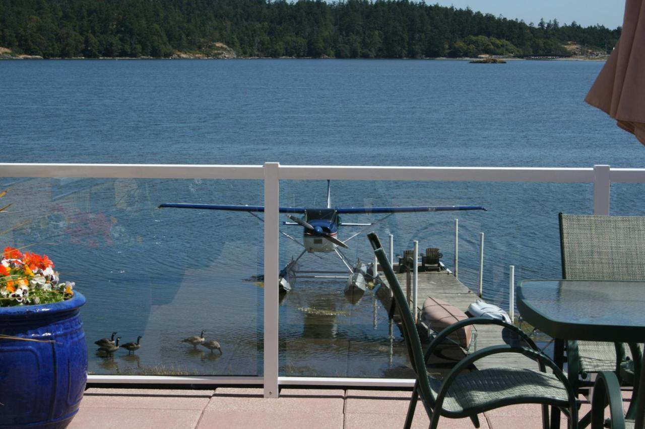 Birds Of A Feather Victoria Oceanfront Studio Suites Colwood Exteriér fotografie