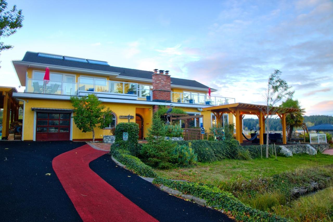 Birds Of A Feather Victoria Oceanfront Studio Suites Colwood Exteriér fotografie