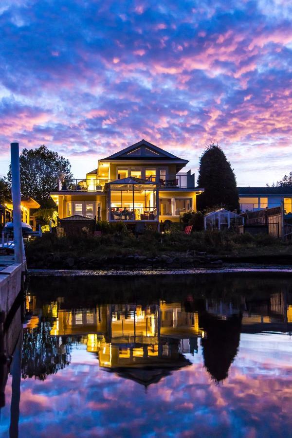 Birds Of A Feather Victoria Oceanfront Studio Suites Colwood Exteriér fotografie