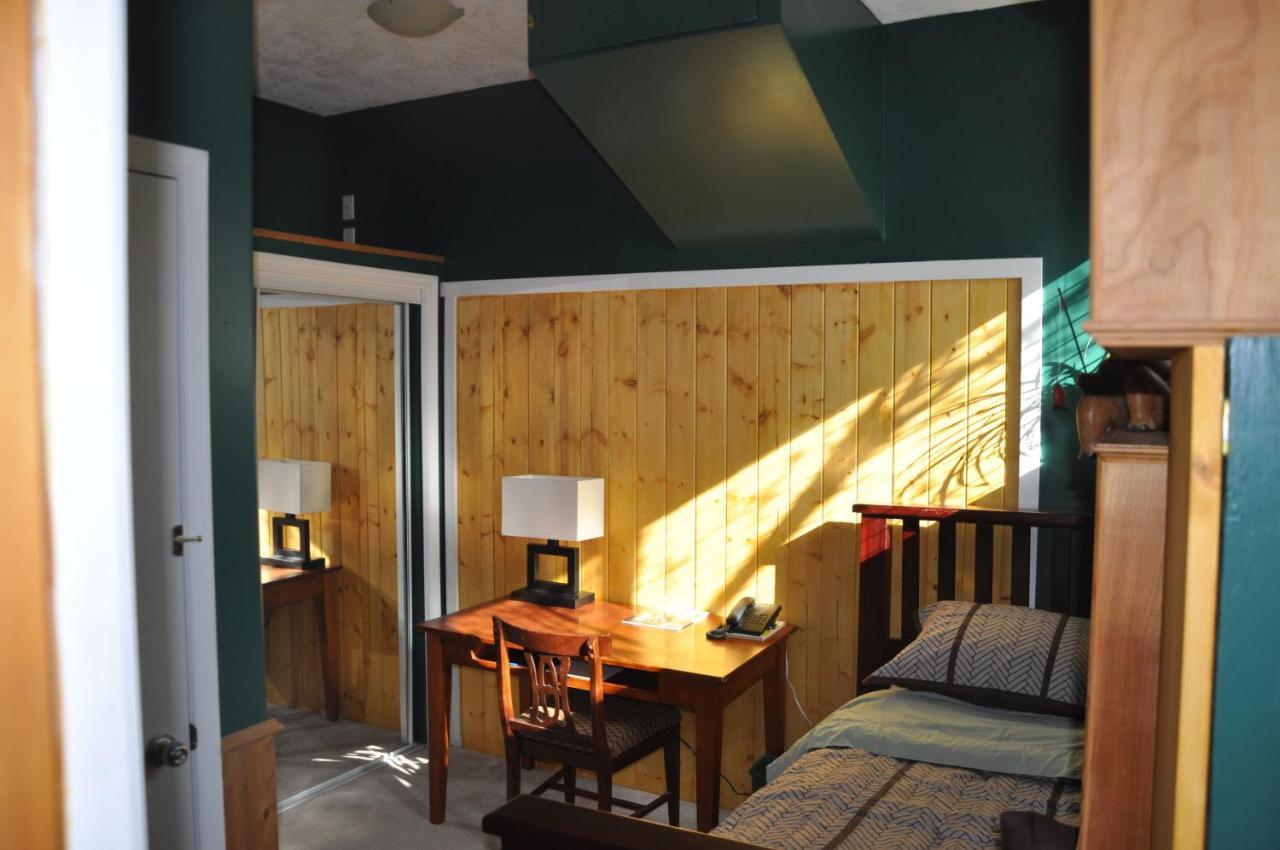 Birds Of A Feather Victoria Oceanfront Studio Suites Colwood Exteriér fotografie
