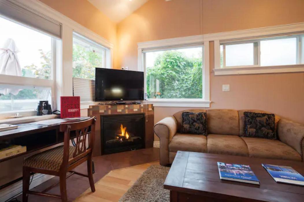 Birds Of A Feather Victoria Oceanfront Studio Suites Colwood Exteriér fotografie