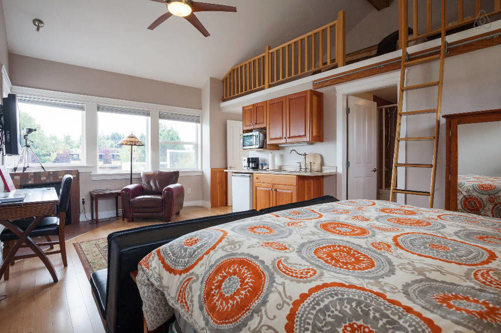 Birds Of A Feather Victoria Oceanfront Studio Suites Colwood Exteriér fotografie
