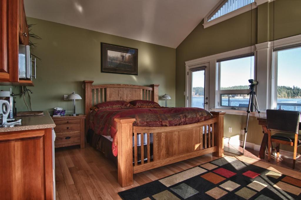 Birds Of A Feather Victoria Oceanfront Studio Suites Colwood Pokoj fotografie